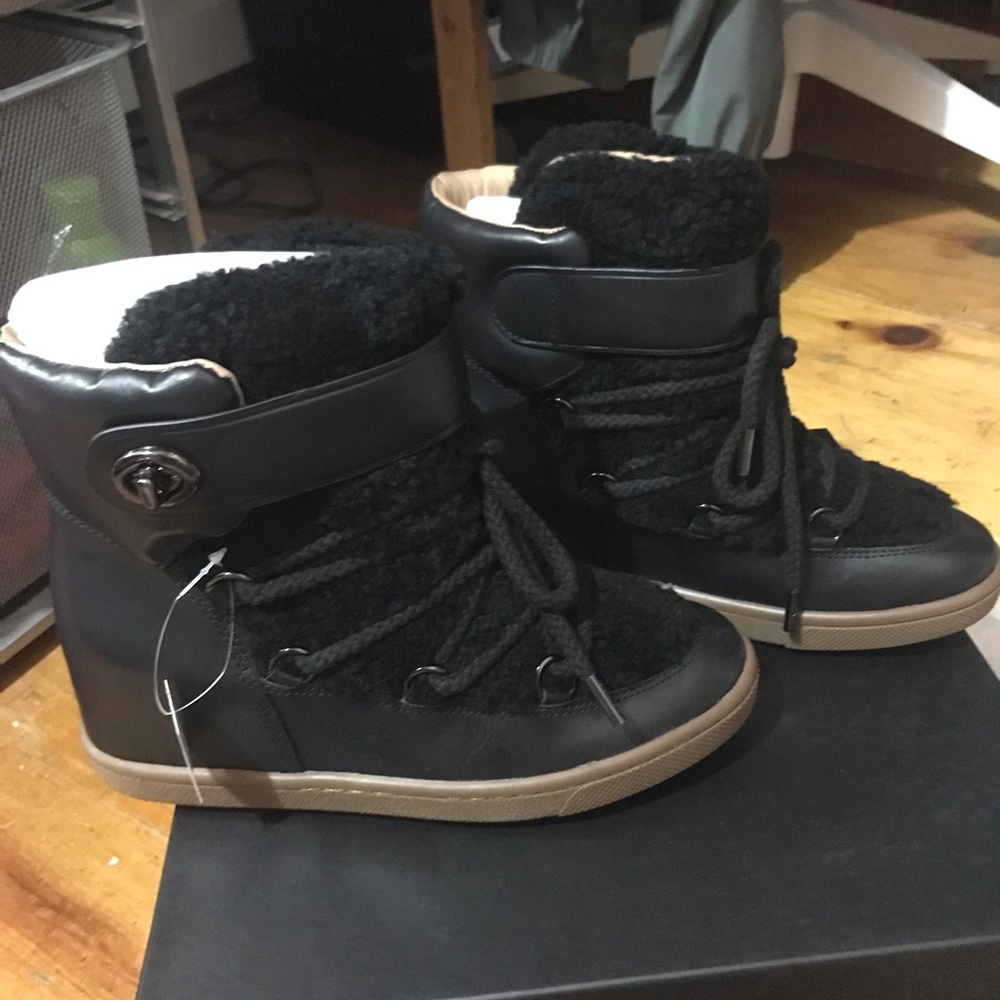 Coach Monroe Shearling in Black